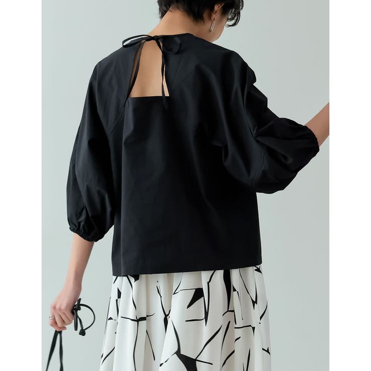 ブラック(001) | ランタンスリーブデザインが新鮮さのある着こなしに | Re:EDIT