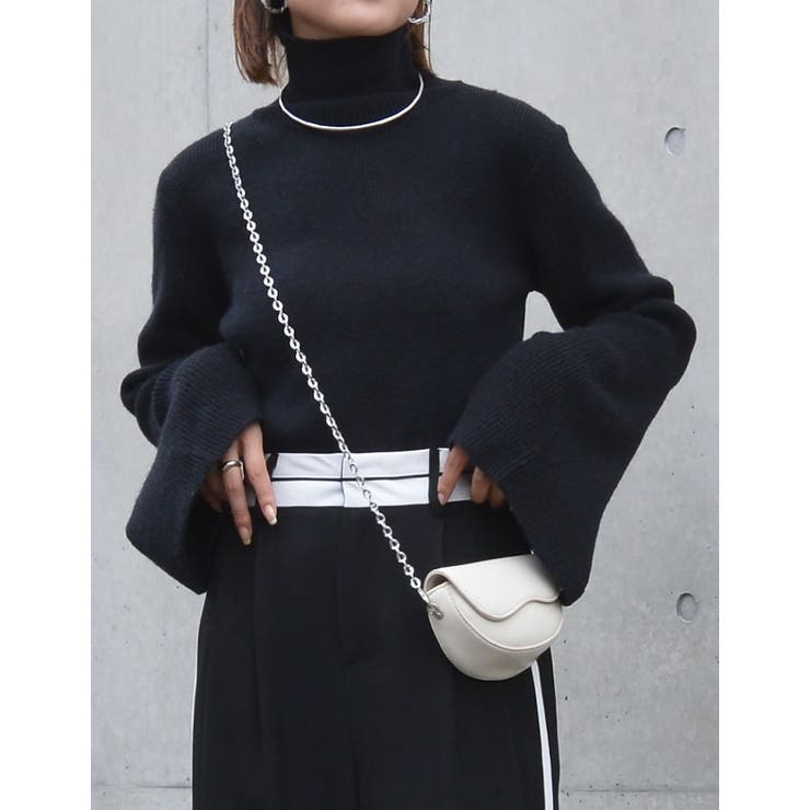 アルパカタッチフレアスリーブタートルネックニットトップス[品番