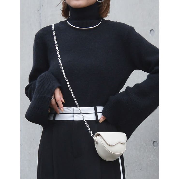 アルパカタッチフレアスリーブタートルネックニットトップス[品番