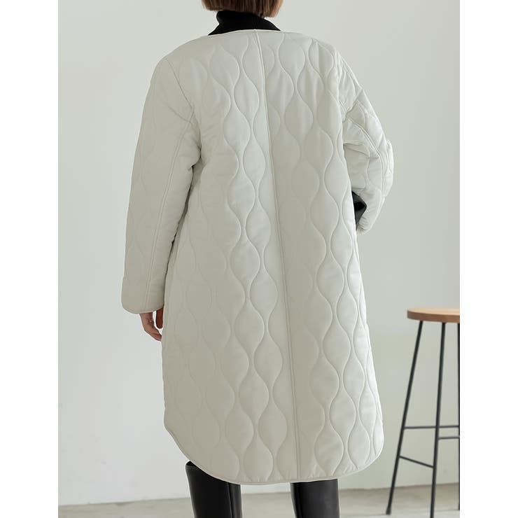 商品画像：リサイクルタフタ裏ボア軽量中綿キルティングロングコート 4