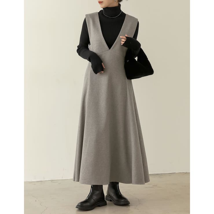 自然とこなれる洗練されたデザインが魅力 微起毛カルゼVネック