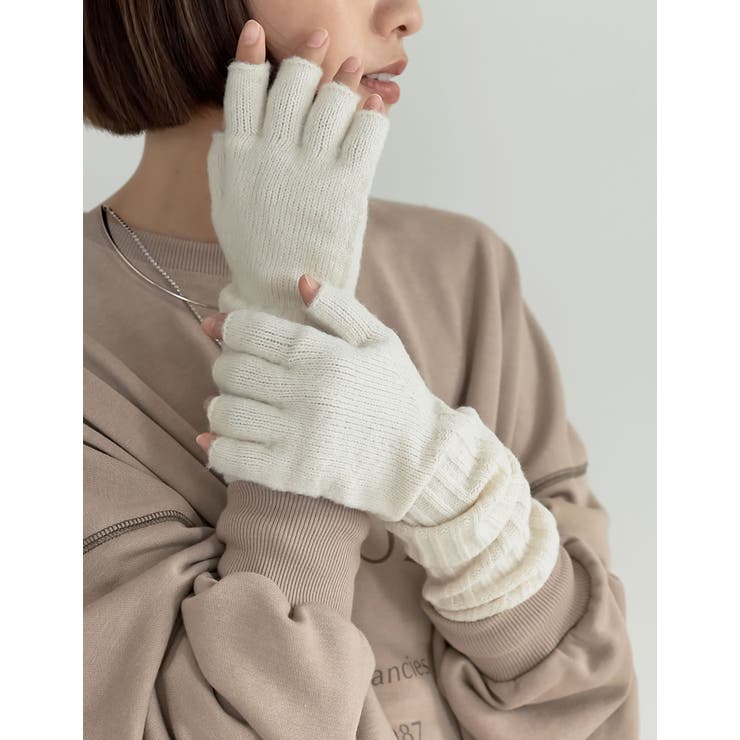 オフホワイト(002) | 指開きグローブアームウォーマー | Re:EDIT