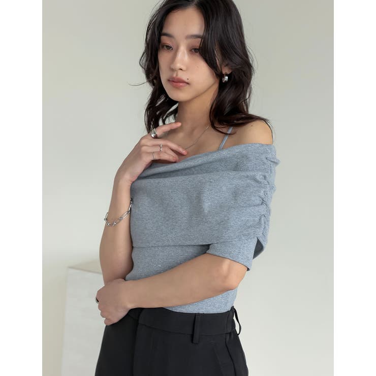 Whim Gazette オフショルダー ブラック 五分袖 トップス完売品 Whim Gazette オフショルダー ブラック 五分袖 トップス完売品