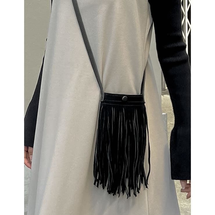 ブラック(501) | フェイクスウェードフリンジポシェット | Re:EDIT