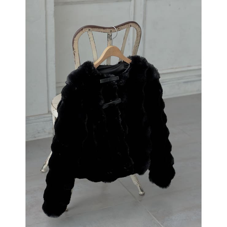 ブロックフェイクファーリボン付ショートコート[品番：GS000022535