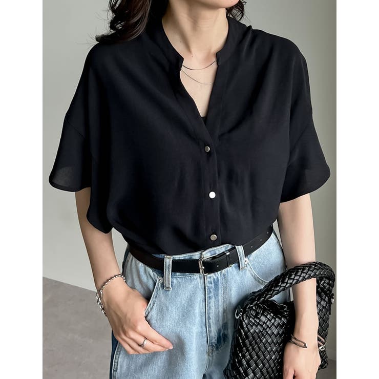 ブラック(501) | ポーラVネックフレアスリーブ切り替え半袖ブラウス | Re:EDIT