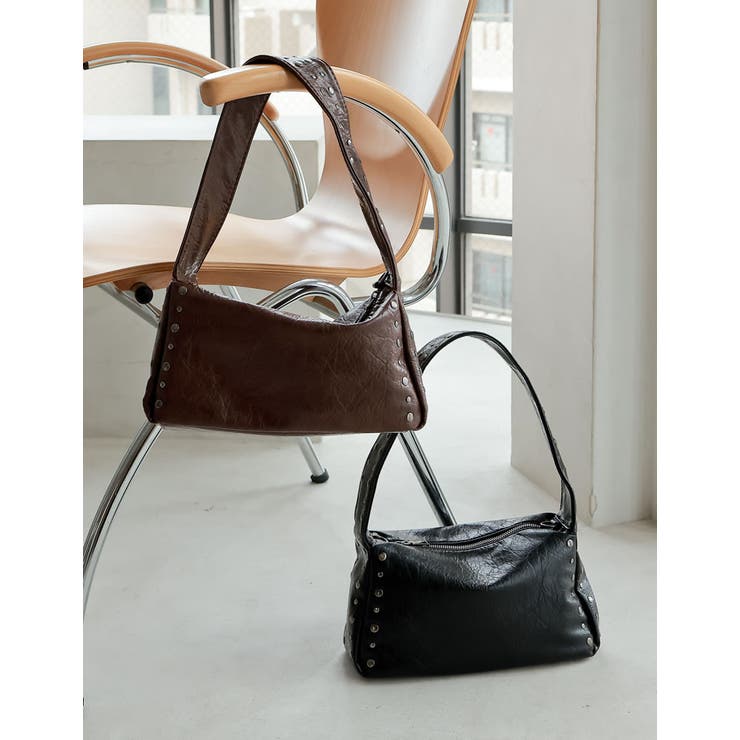 フェイクレザースタッズ付きショルダーバッグ | Re:EDIT | 詳細画像2 