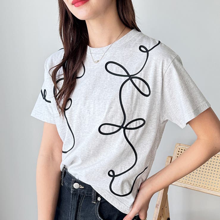 オートミール | リボン風コート刺しゅうＴシャツ | GeeRA