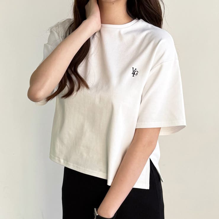 オフホワイト | 【YOUING.】アナグラムロゴ刺しゅうＴシャツ | GeeRA