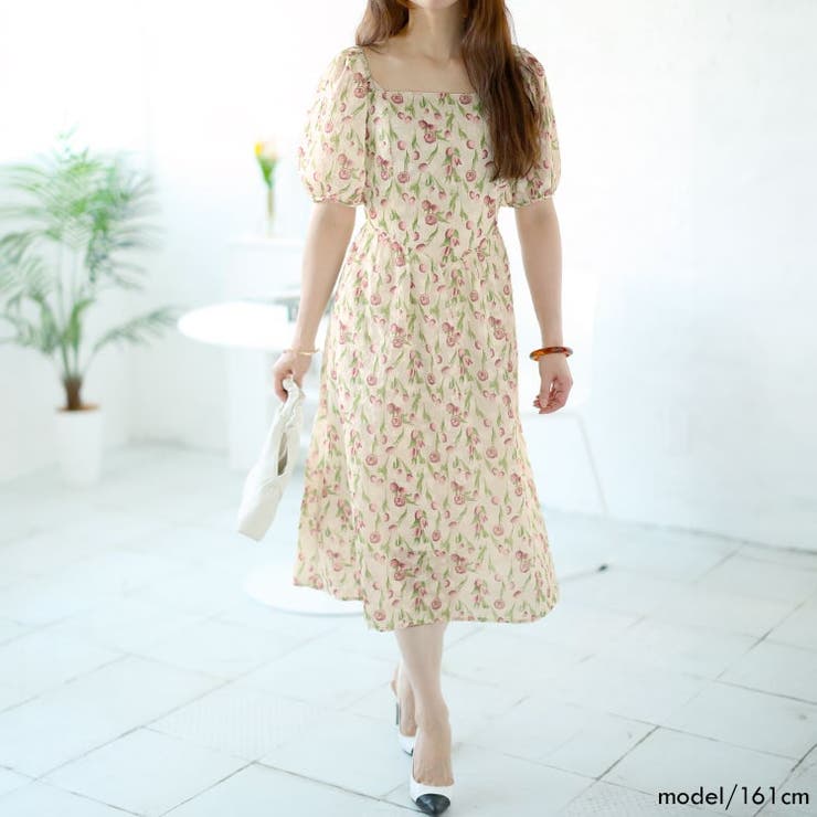 バックシャーリング花柄ワンピース