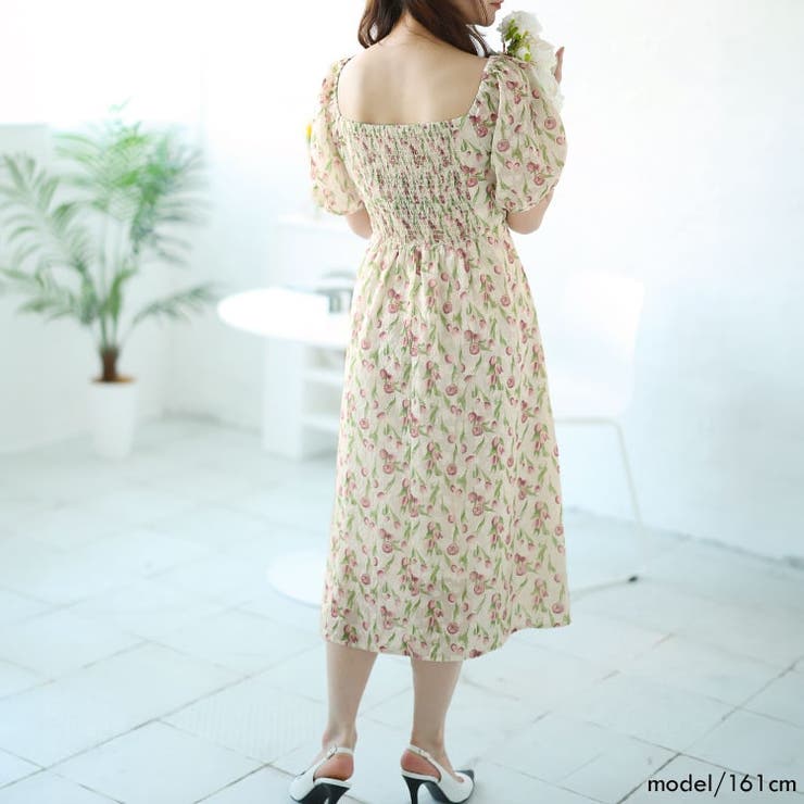 バックシャーリング花柄ワンピース