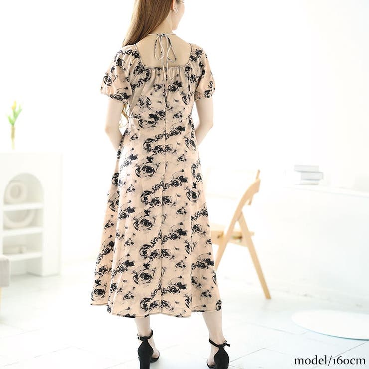 フロントスリット花柄ロングワンピース