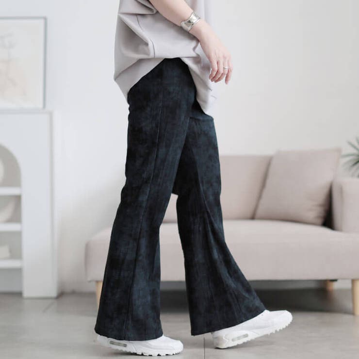 ムラ染クラッシュ加工フレアパンツ