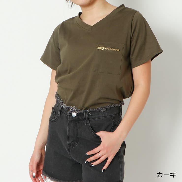 カーキ
