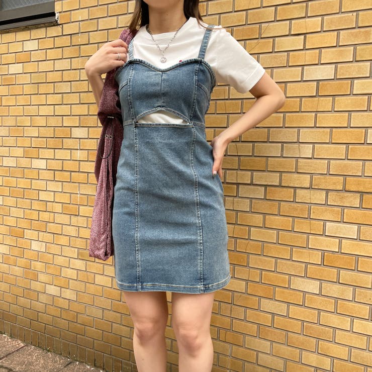 【Valentino】ラッフル カットアウト ミニワンピース【送関込】 Valentino】ラッフル カットアウト ミニワンピース【送関込】