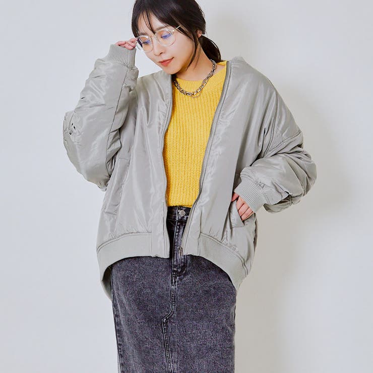 グレー
