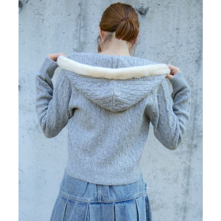 ケーブル編みとファーの最強コンビ♪刺繍入りWジップパーカー[品番