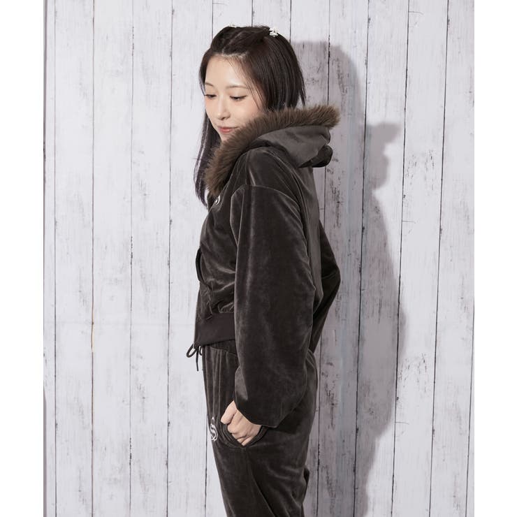 ファーフード×ベロア素材》レディース ジップパーカー セットアップ