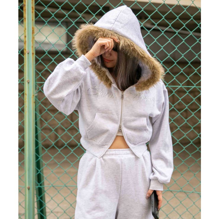 オートミール | 《ファーフード×ロゴストーン》ショート丈ジップパーカー 秋冬◎ | GORGE 