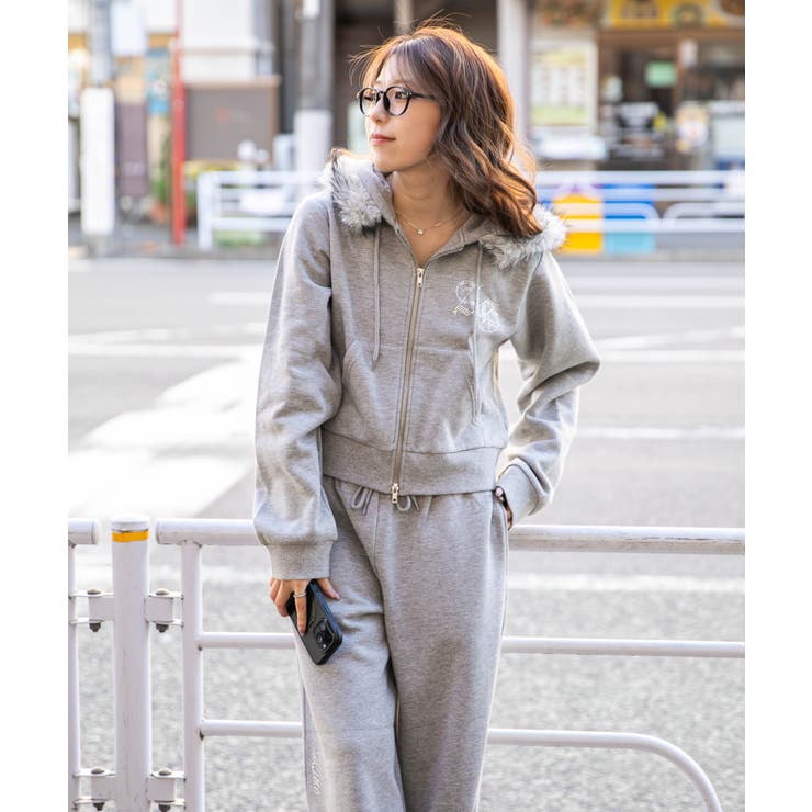 ファー付×ストーンロゴ》冬映え ストリート 裏起毛ショート丈ZIP