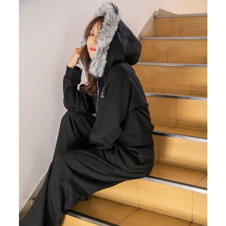 ファー付×ストーンロゴ》冬映え ストリート 裏起毛ショート丈ZIP