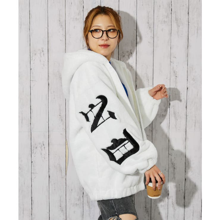 オフホワイト | 《バックロゴ×ボリュームフード》レディース ファーブルゾン ジップアップ 秋冬 | GORGE 