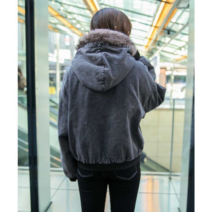 《ファーフード×裏地中綿キルト》冬映えショート丈アウター | GORGE  | 詳細画像12 