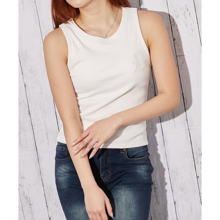 オフホワイト | 《合皮ロゴ刺繍×リブ素材》ノースリーブトップス タンク オールシーズン◎ | GORGE 