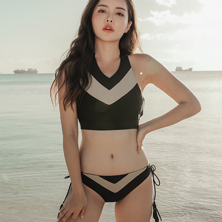 V字ラインが特徴的なビキニ2点セット（水着ビキニ・ワンピース） | GRAXIA | 詳細画像9 