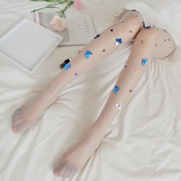 立体的な小花やビジューを飾りガーリーな可愛さを演出したストッキング(STOCKI… | GRAXIA | 詳細画像13 