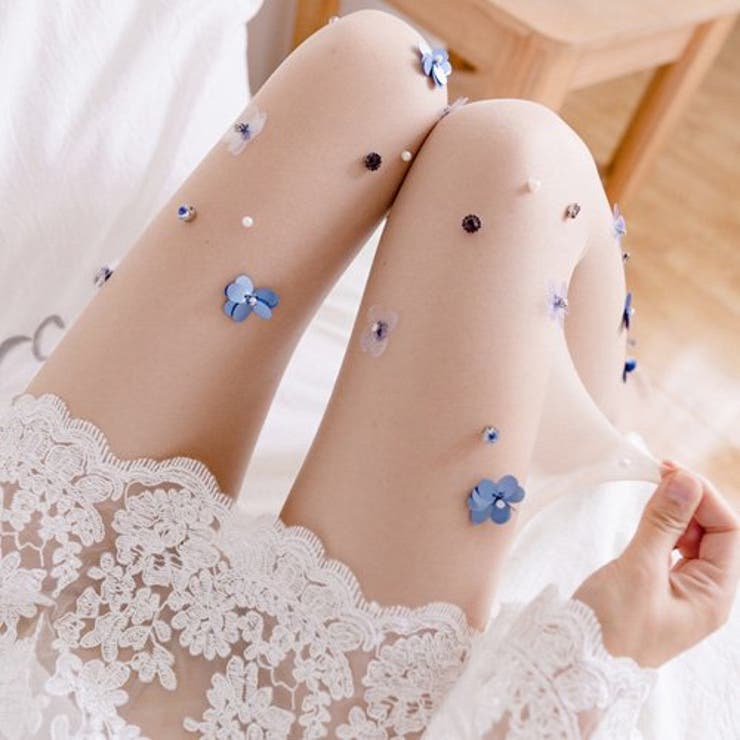 訳あり商品 立体的な小花やビジューを飾りガーリーな可愛さを演出した Mサイズ