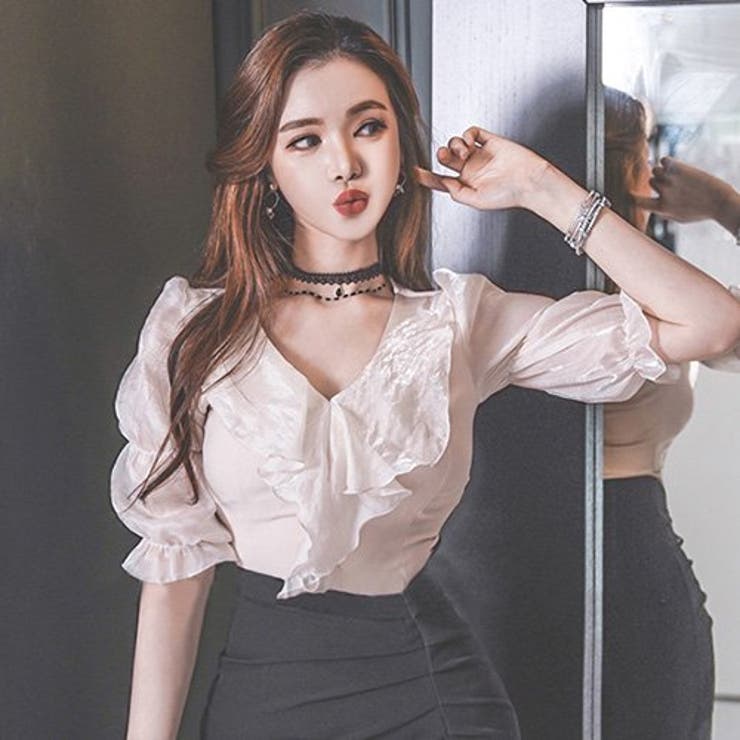 フリルが揺れるたびに大人女性の余裕を感じさせるトップス(TOPS) | GRAXIA | 詳細画像2 