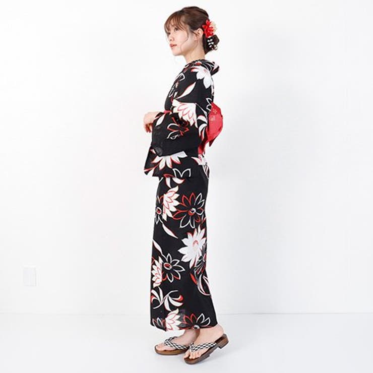 黒地に赤が映える大き目の花柄が素敵な浴衣3点セット(YUKATA