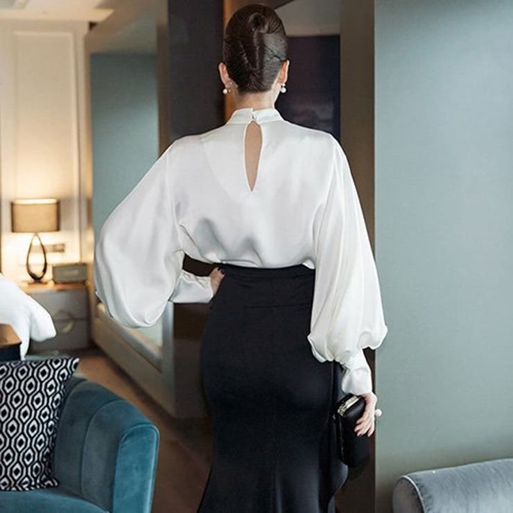 ドレープをきかせたデザインが大人の余裕を感じさせるセットアップ | GRAXIA | 詳細画像11 