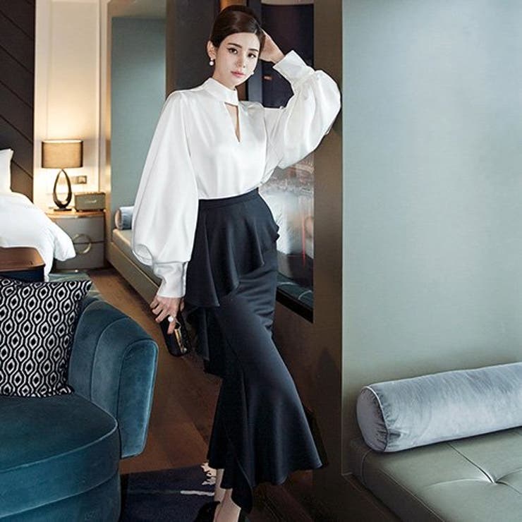 ドレープをきかせたデザインが大人の余裕を感じさせるセットアップ | GRAXIA | 詳細画像4 