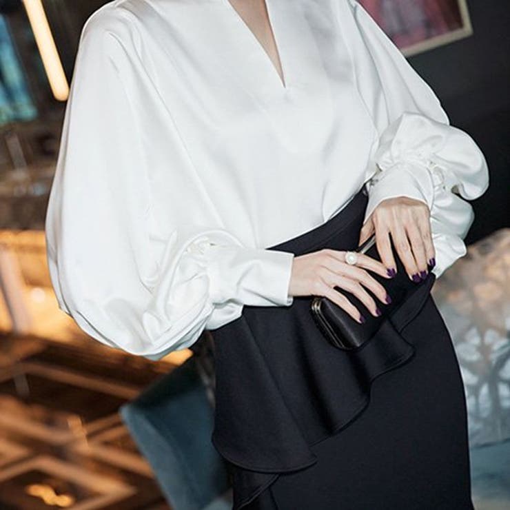 ドレープをきかせたデザインが大人の余裕を感じさせるセットアップ | GRAXIA | 詳細画像9 