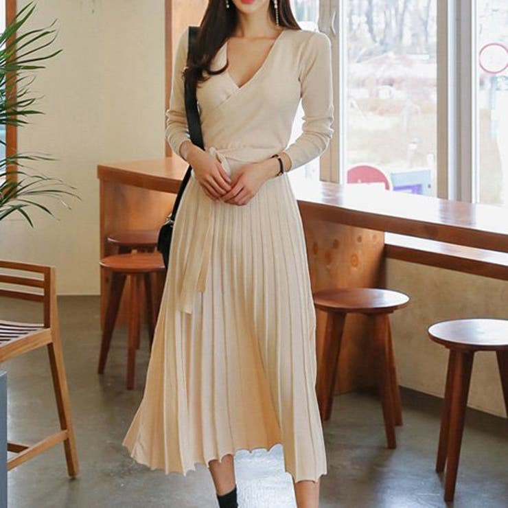 フェミニンでソフトな印象のカシュクールニットワンピース(キャバドレス CABAR… | GRAXIA | 詳細画像5 