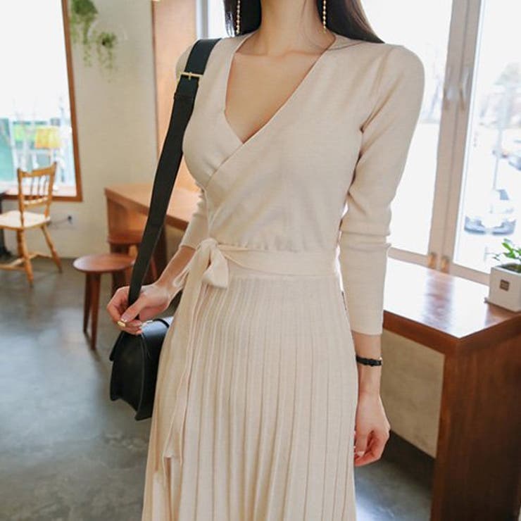 フェミニンでソフトな印象のカシュクールニットワンピース(キャバドレス CABAR… | GRAXIA | 詳細画像7 