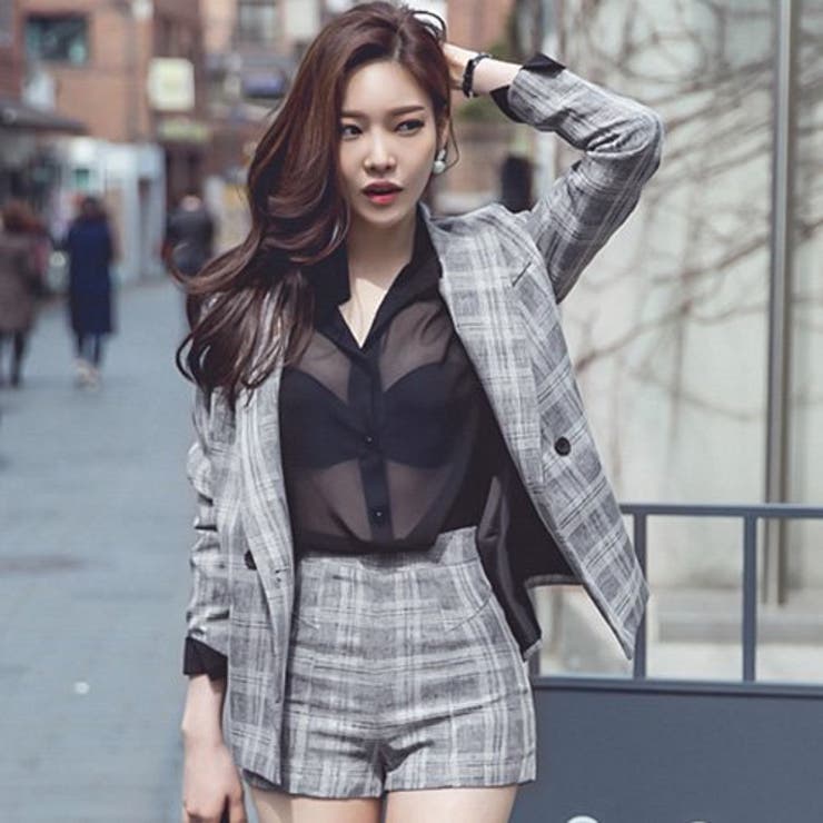 スラっと脚魅せして涼しげに着こなしたいミニ丈パンツスーツ(キャバスーツ CABA… | GRAXIA | 詳細画像2 