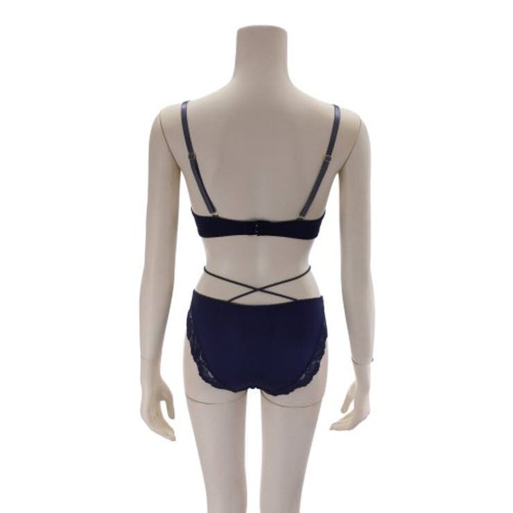 ストリング使いで素肌をセクシーに演出するブラ・ショーツセット(ブラセット) | GRAXIA | 詳細画像7 