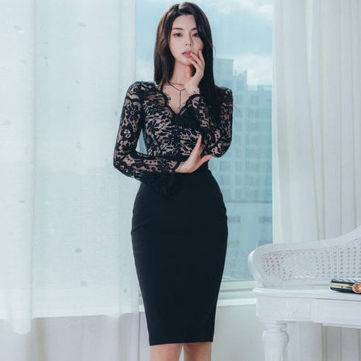 デコルテラインの美しさを強調するVネックのレースコンビワンピース(キャバドレス … | GRAXIA | 詳細画像22 