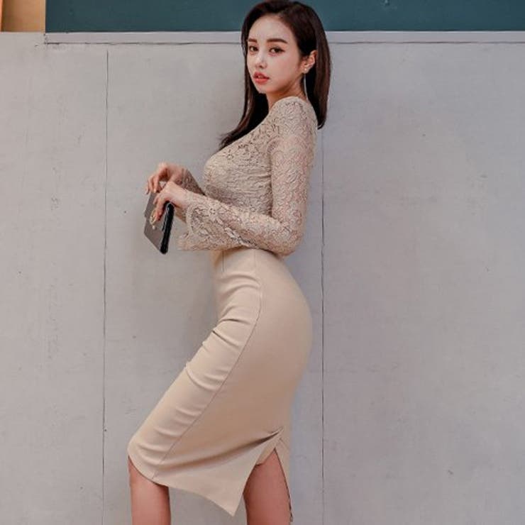 デコルテラインの美しさを強調するVネックのレースコンビワンピース(キャバドレス … | GRAXIA | 詳細画像6 