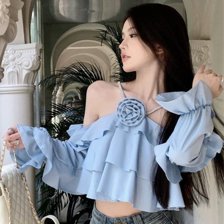 たっぷりフリルをあしらったブローチ付きオフショルトップス(TOPS) | GRAXIA | 詳細画像3 