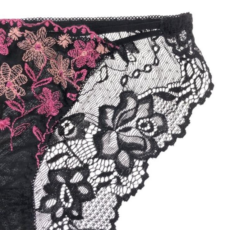 フラワー刺しゅうがメリハリを生むブラ・ショーツセット(ブラセット) | GRAXIA | 詳細画像16 