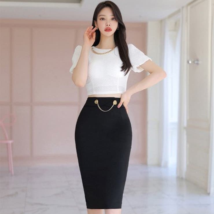 クロップド丈トップスとタイトスカートのセットアップ[品番