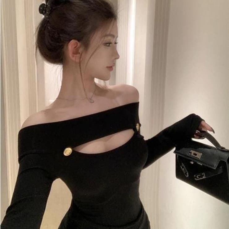 フロントカットアウトオフショルダートップス(TOPS)[品番