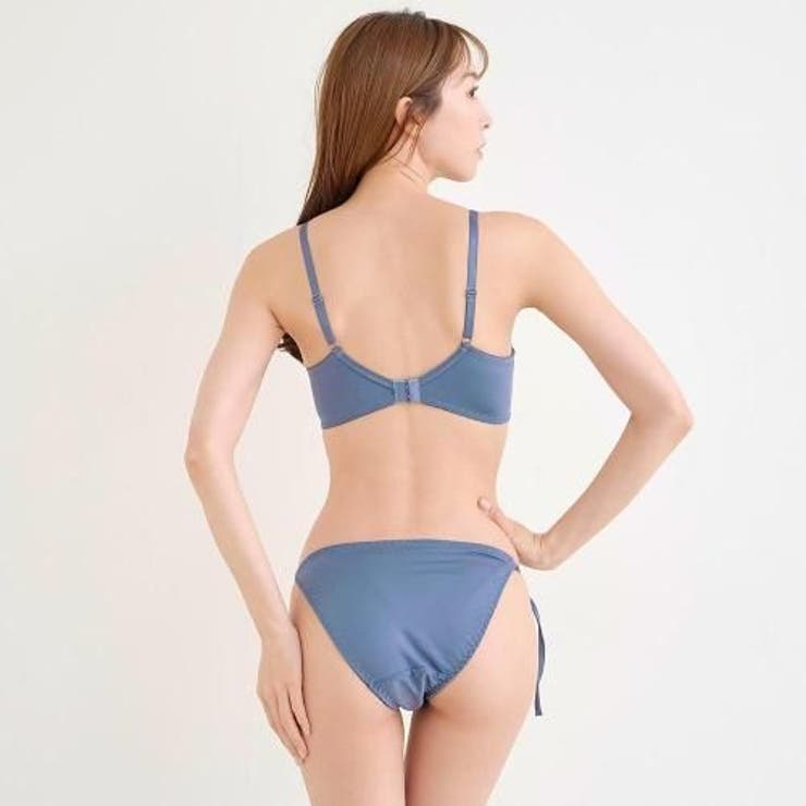 解けるサイドストリングに心ときめくバイカラー×レースが美しく肌を彩るブラ ショー… | GRAXIA | 詳細画像5 