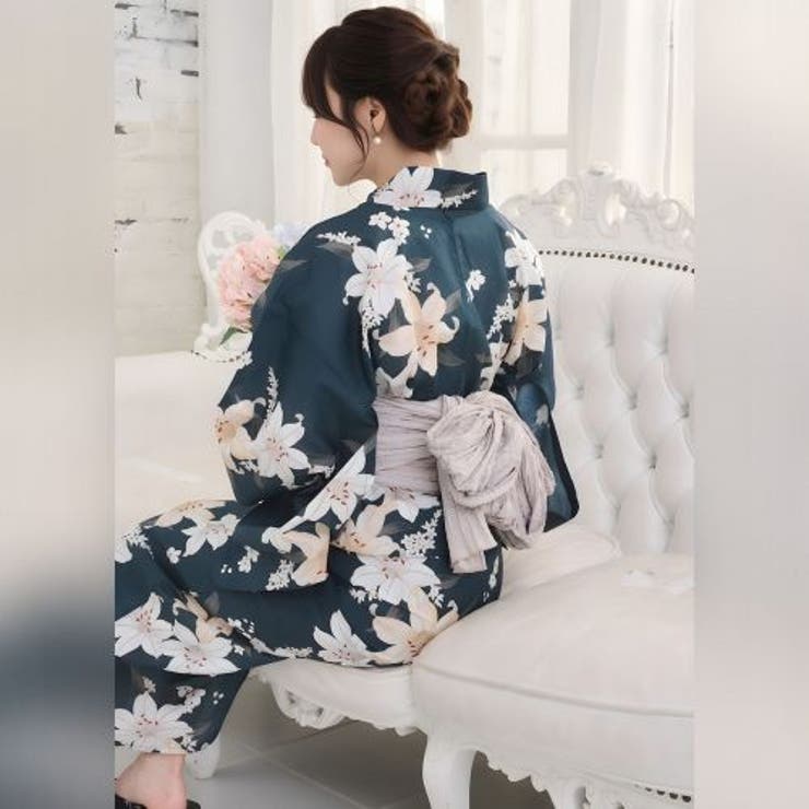 風情あふれる深緑に凛と浮かぶクラシック百合の浴衣2点セット(YUKATA) | GRAXIA | 詳細画像10 