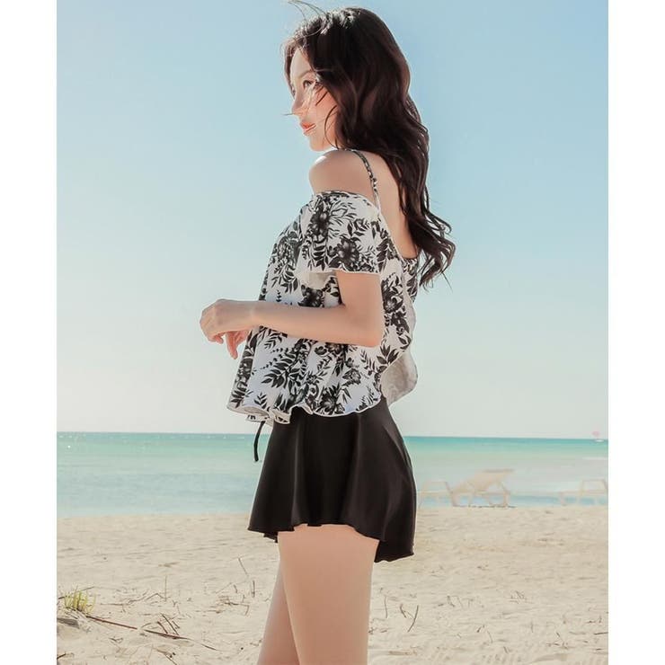 モノトーンのボタニカル柄がシャープでフェミニンなオフショル体形カバー水着3点セッ… | GRAXIA | 詳細画像14 