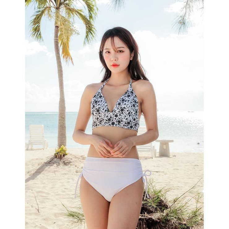 オフショルトップスが二の腕をフェミニンにカバービキニ3点セット(水着・ビキニ) | GRAXIA | 詳細画像17 